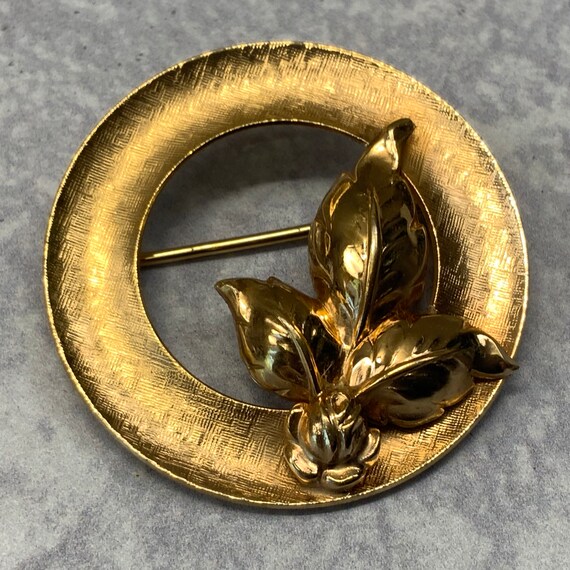 INC 1/20th 12k gold filled circle brooch with rose - image 4