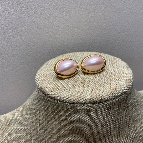 Trifari gold tone pink faux pearl clip on earrings from the 80s