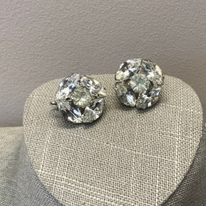 Vintage clear rhinestone cluster clip on earrings in silver tone metal