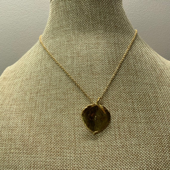 Vintage gold tone aspen leaf necklace - image 3