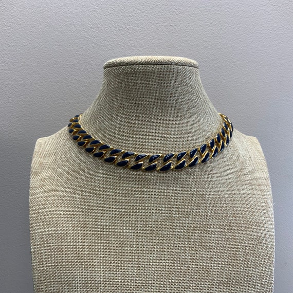 Vintage gold curb chain necklace in gold tone met… - image 2