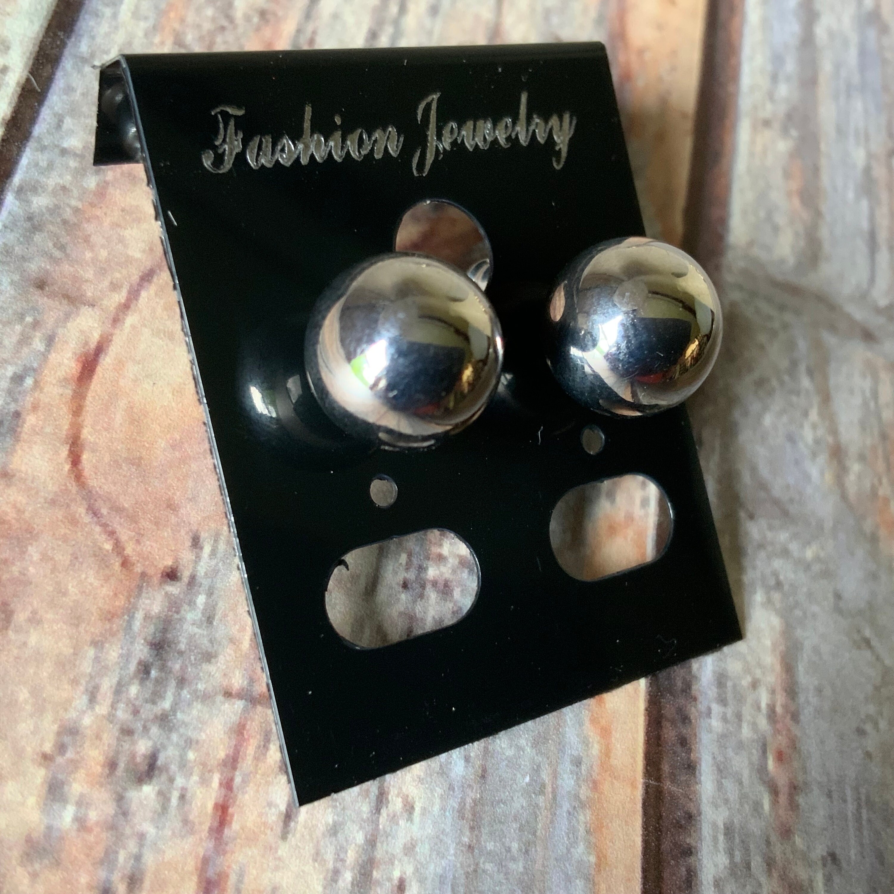 Pierced silver tone sphere ball post earrings simple vintage