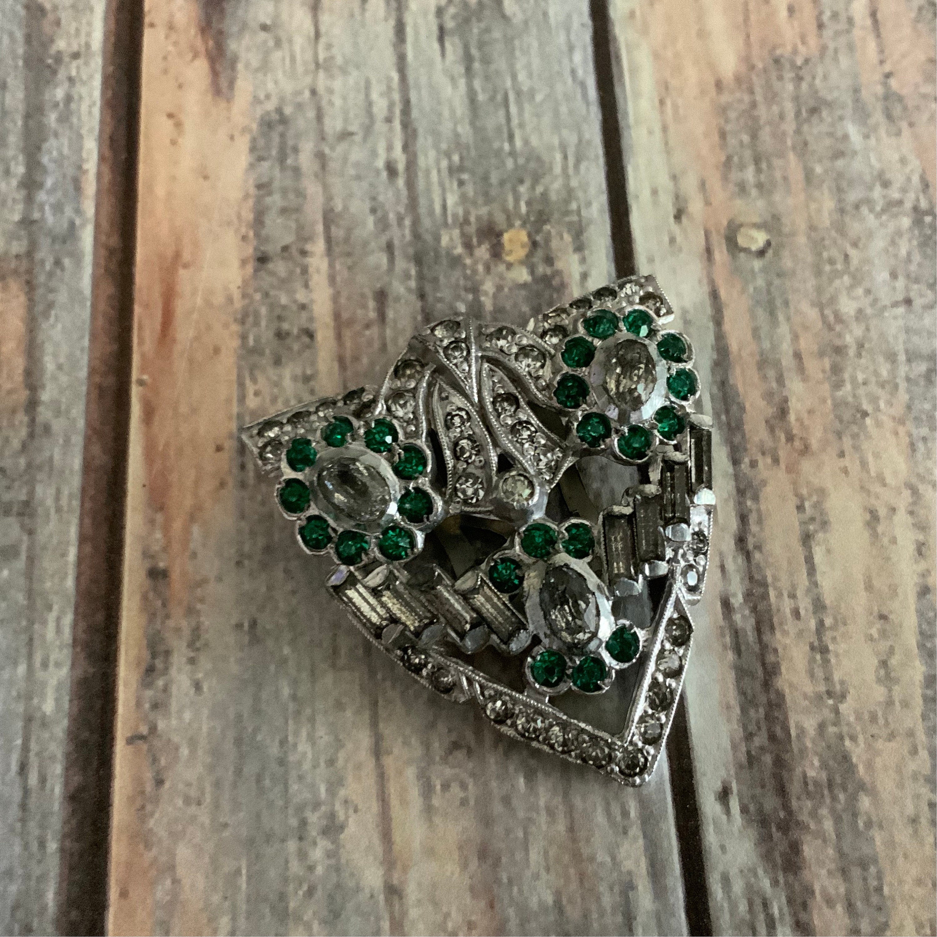 Early Art Deco Style Green Rhinestone Potmetal Dress Clip