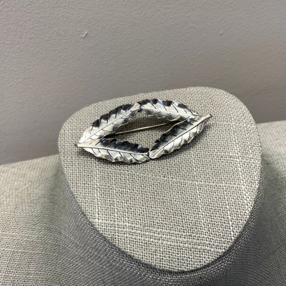 Sterling by Jewel art leafy diamond brooch - image 1