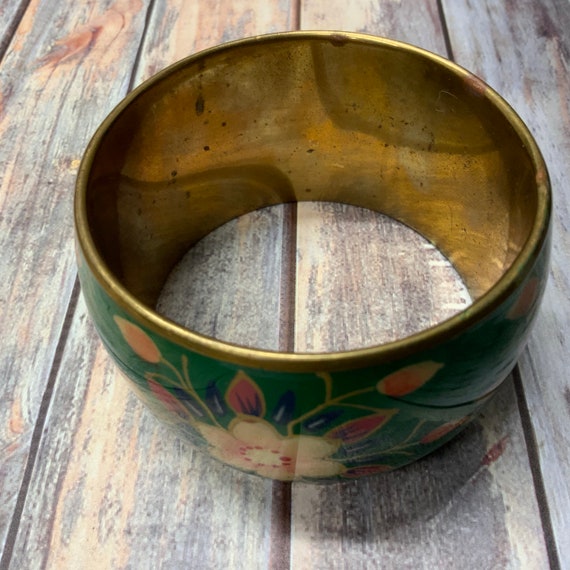 Boho Wide brass Kelly green floral bangle bracelet - image 2