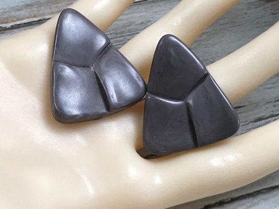 Marbled gray and silver chunky plastic triangular… - image 2