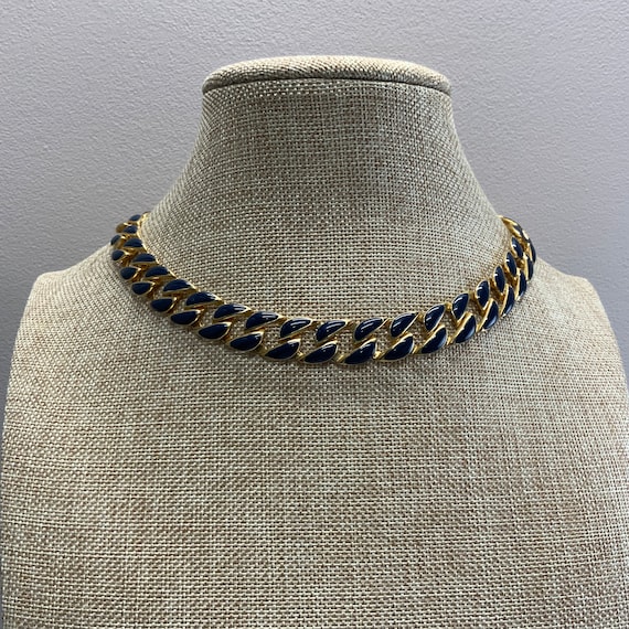 Vintage gold curb chain necklace in gold tone met… - image 1