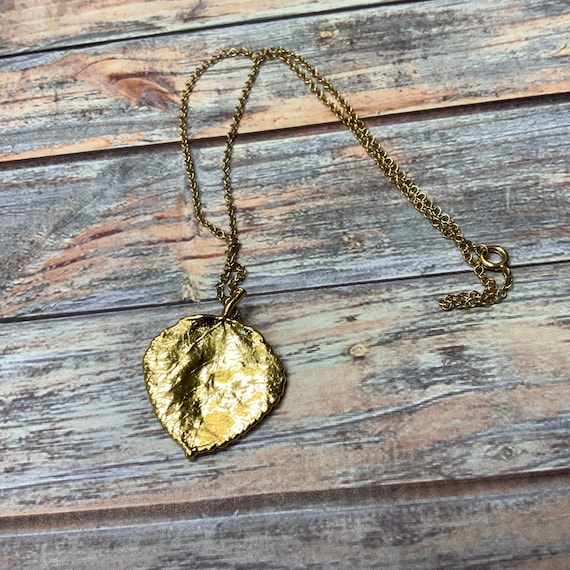 Vintage gold tone aspen leaf necklace - image 4