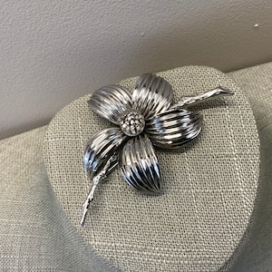 Vintage silver tone dog wood flower brooch