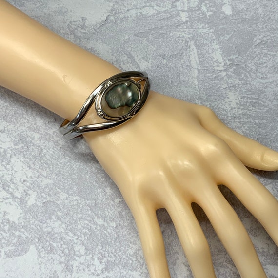 Abalone shell silver tone cuff bracelet - image 4
