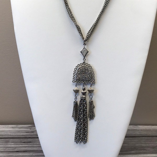 Collier rétro de gland de filigrane de boho de filigrane d'argent