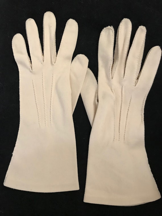 Vintage Off White Movie Star gloves, good conditi… - image 1