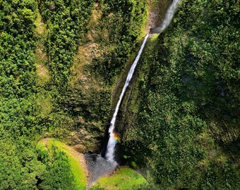 Wasserfall Rainbow, Waipio Valley of Waterfalls, Hawaii, Big Island Luftaufnahme, üppiger Regenwald, hochauflösendes Foto, Instant Download