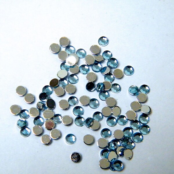 Perles synthétiques, strass ronds, bleus, facettes, 3 mm, lots