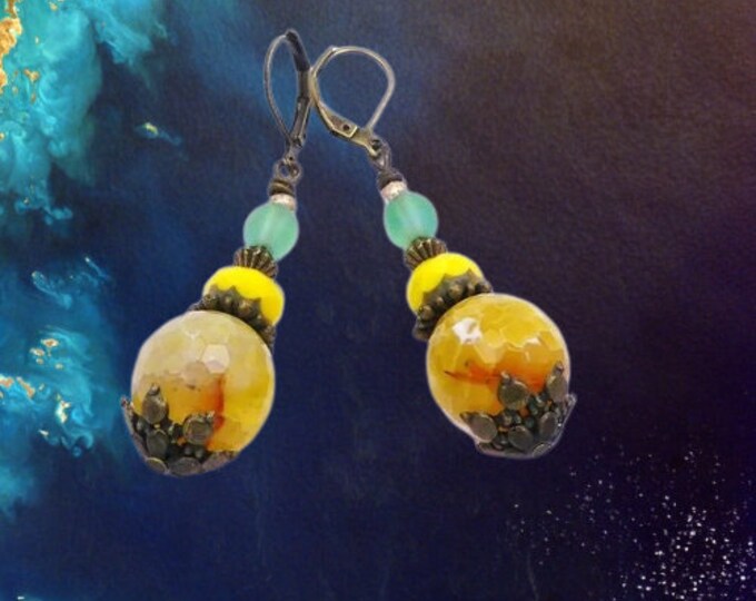 Boucles D'oreilles Vintage Perles Porcelaine Craquelée | Artisan Français | Monture Clous | Occasion Parfait état