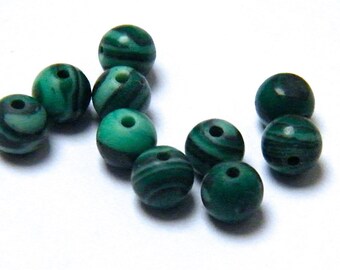 Set of 10 natural malachite pearls, 4 mm, emerald green