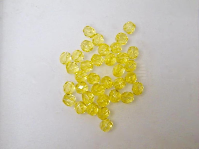 5 Perles en verre, couleur jaune, forme olive image 1