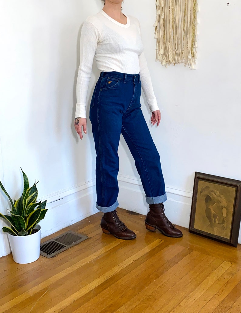 Vintage 70s WRANGLER Rare Dark Wash Embroidered Horse W Slim Straight High Waist Rise Denim Jeans Western Workwear 27 28 Medium