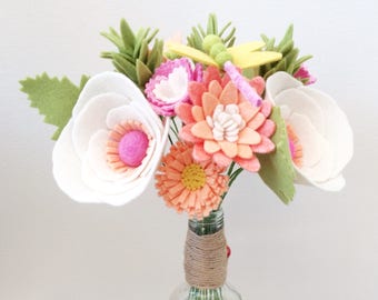 Felt flower pattern/tutorial (PDF download): DIY felt flowers - Peaches and Cream Dragonfly Bouquet - no sew!