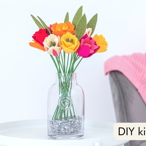 Felt flower craft kit: DIY Felt Flowers - Tulips in Bloom Bouquet
