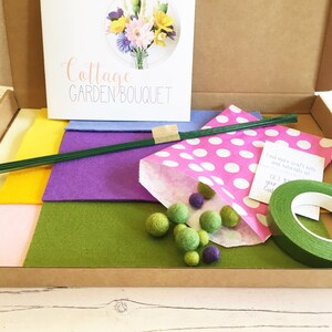 Felt flower craft kit: DIY Felt Flowers Cottage Garden Bouquet image 3