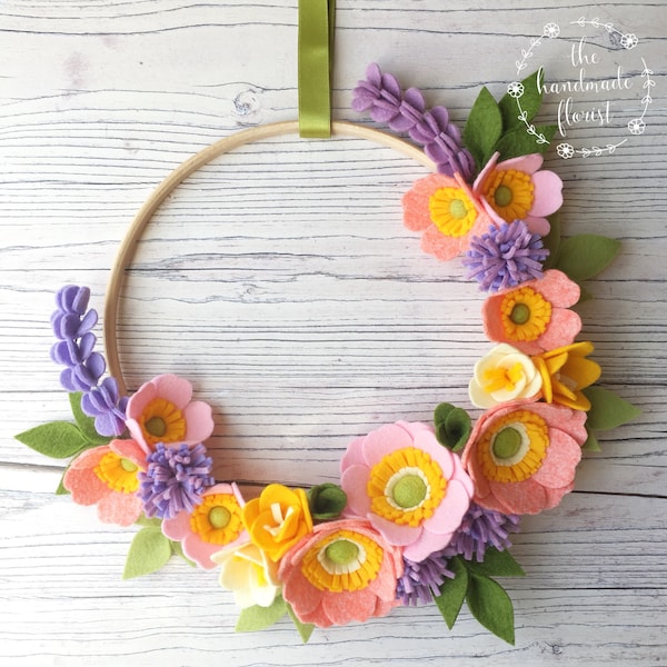 Felt flower pattern/tutorial (PDF download): DIY felt flowers - Blushing Anemone Wreath - no sew!