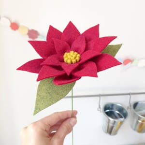 Felt flower pattern/tutorial PDF download: DIY felt flowers Poinsettia Bouquet no sew image 2