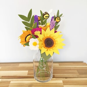 Felt flower pattern/tutorial (PDF download): DIY felt flowers - Sunshine Bee Bouquet (2020 version) - no sew!