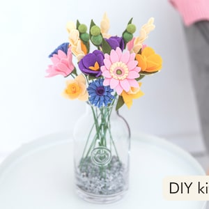 Felt flower craft kit: DIY Felt Flowers Cottage Garden Bouquet image 1