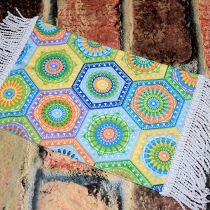 Handmade Dollhouse Rug: Geometric Print with Fringe (9x6 inch)