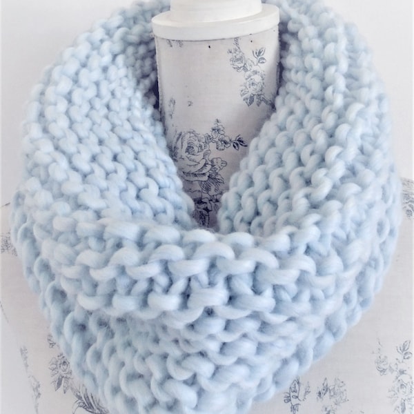 Super Chunky Cowl Knitting Pattern. PDF Knitting pattern. Easy to Knit. Infinity Cowl. Scarf.