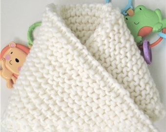 Baby Blanket Knitting Pattern. Super Chunky Yarn. PDF Knitting Pattern.