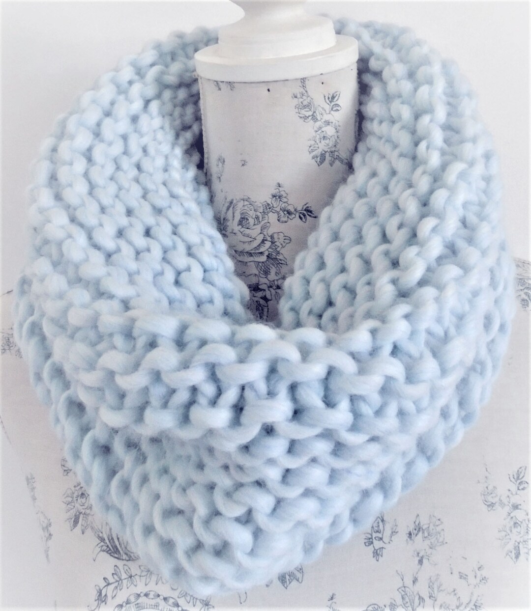 Super Chunky Cowl Knitting Pattern. PDF Knitting Pattern. Easy to Knit