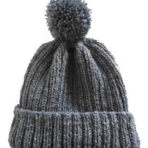 Pom Pom Hat. PDF Knitting Pattern.