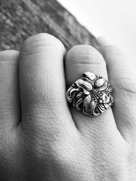 Size 6-8.5 Vintage Sterling Silver Spoon Ring, Lily