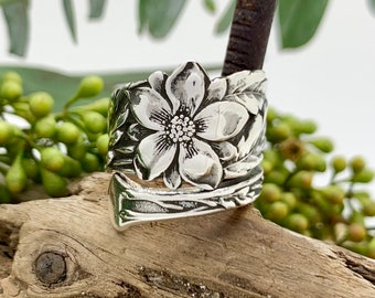 Size 6 Vintage Sterling Silver Columbine Flower Spoon Ring