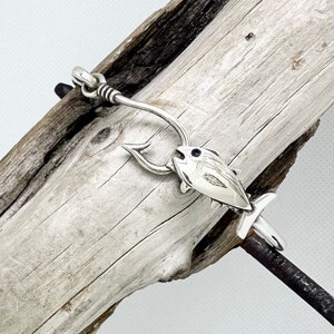 Krokad tonfisk, Sterlingsilverskedarmband, Wrap, Stapelbar, Fiskkrok, Tonfisk, Tonfiskfiske