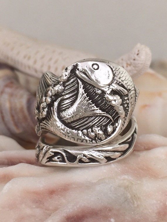 Size 8.5 Vintage Two Fish Sterling Silver Spoon Ring