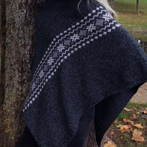 Knitted poncho AUSEKLIS Knitted shawl, cape with Scandinavian pattern Latvian Folk design Different colours image 3