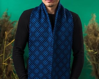Bufanda clásica OZOLIŅŠ / Patrón de diseño escandinavo letón / Bufanda de punto unisex / Azul Azul oscuro