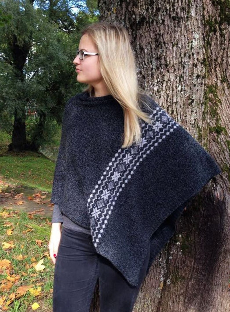 Knitted poncho AUSEKLIS Knitted shawl, cape with Scandinavian pattern Latvian Folk design Different colours image 1