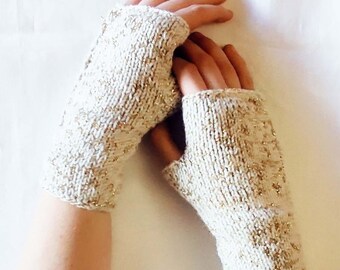 Ivory Fingerless Gloves with Golden Lamé - Artisan Elegance for a Refined Look