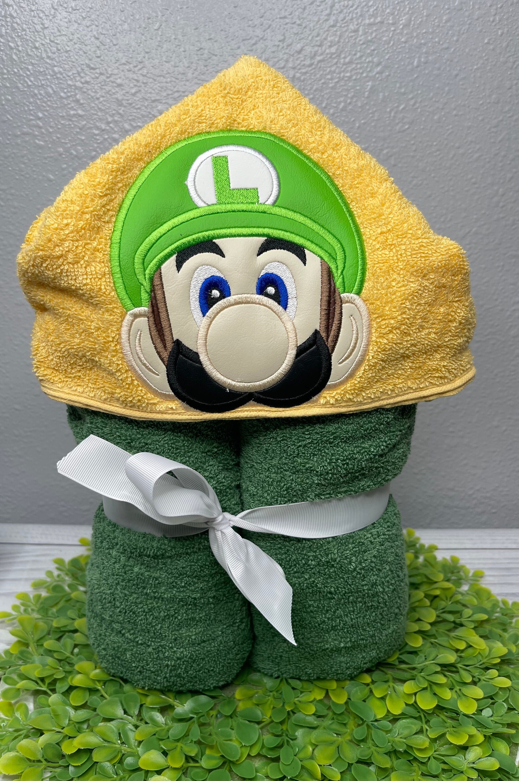 I made a fanmade Luigi's mansion movie teaser poster : r/Mario