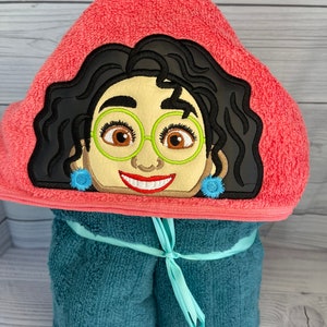 Meribell hooded towel, Columbian princess, Encanto
