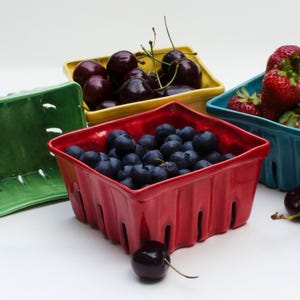 Ceramic Berry Basket, Berry Box, Fruit Basket, Fruit box, Berry Bowl, Colorful Ceramics, Strawberry, berry