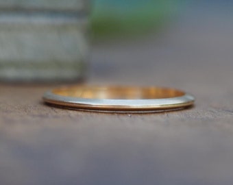 Vintage Solid 14K Rose Gold Size 7.5 Thin Knife Edge Ridged Spacer Ring / Band