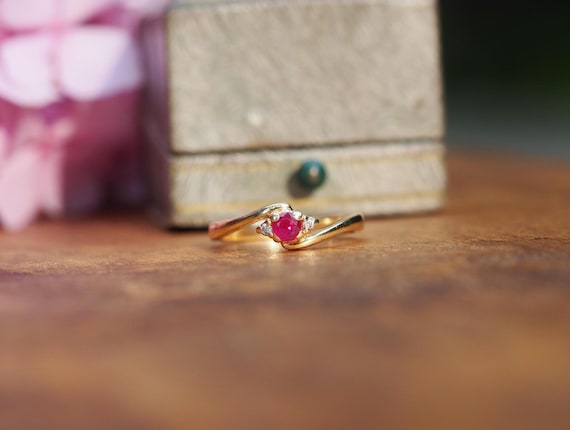 Vintage Solid 14k Yellow Gold Size 6 Ruby and Dia… - image 1
