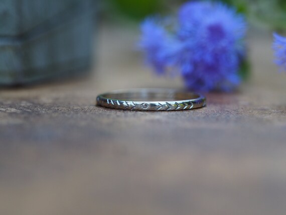 Belais 18k wedding band deals