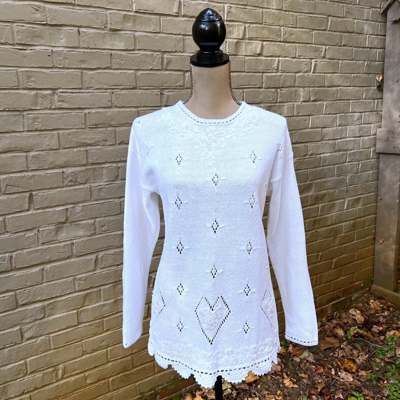 S 80s White Knit Sweater Small, Cotton Pointelle Pearl Beaded Embroidered Tunic Sweater, 1980s Clothes Women, Vintage Clothing Worthington image 1