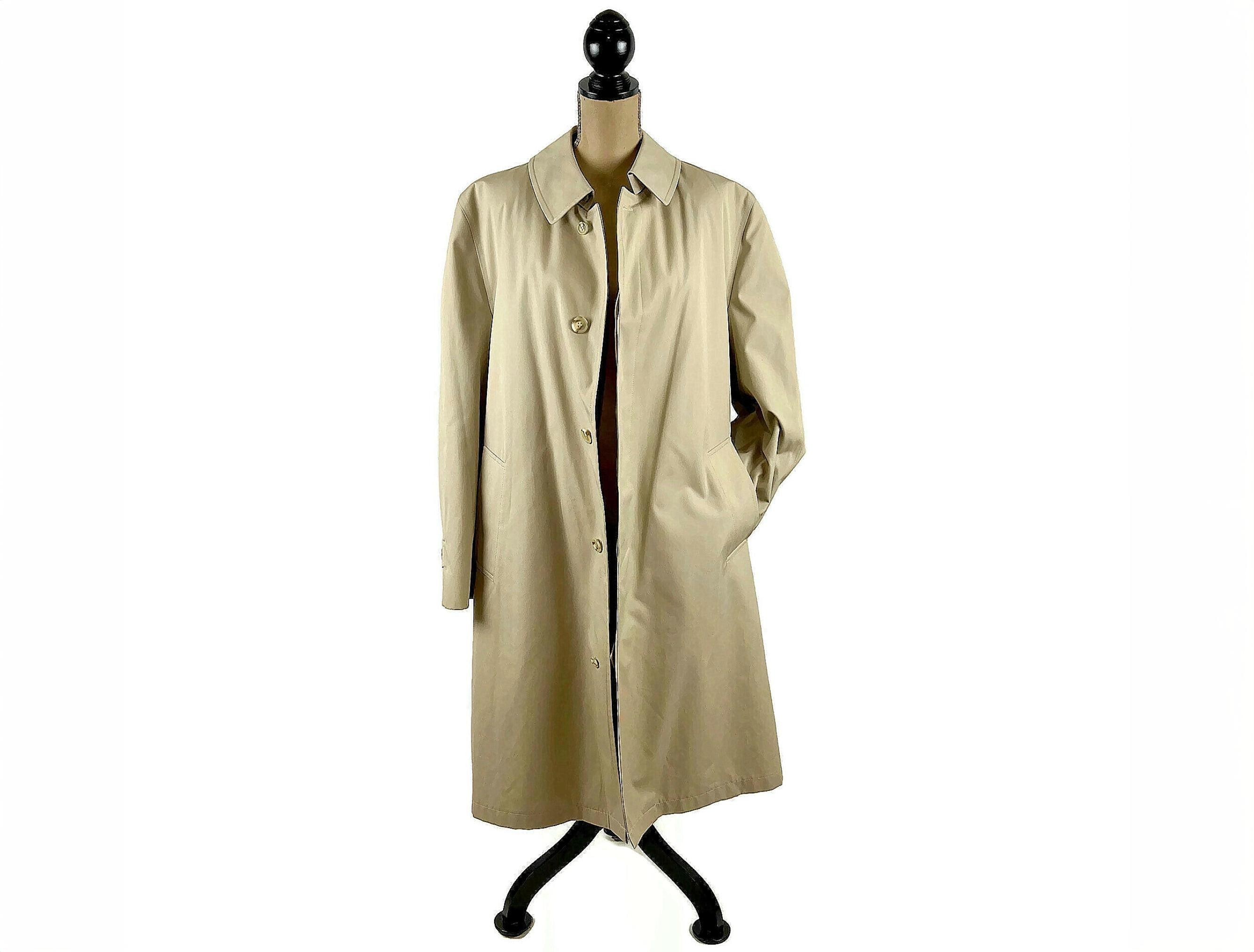 80s Vintage Men's Raincoat With Plush Zip Out Lining, Beige 80s Vintage Men's Raincoat With Plush Zip Out Lining, Beige